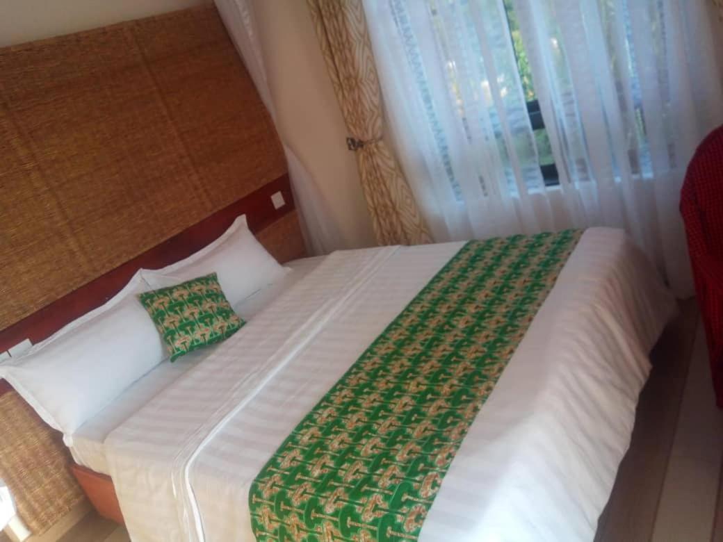 Tooro Fairway Hotel Fort Portal Zewnętrze zdjęcie